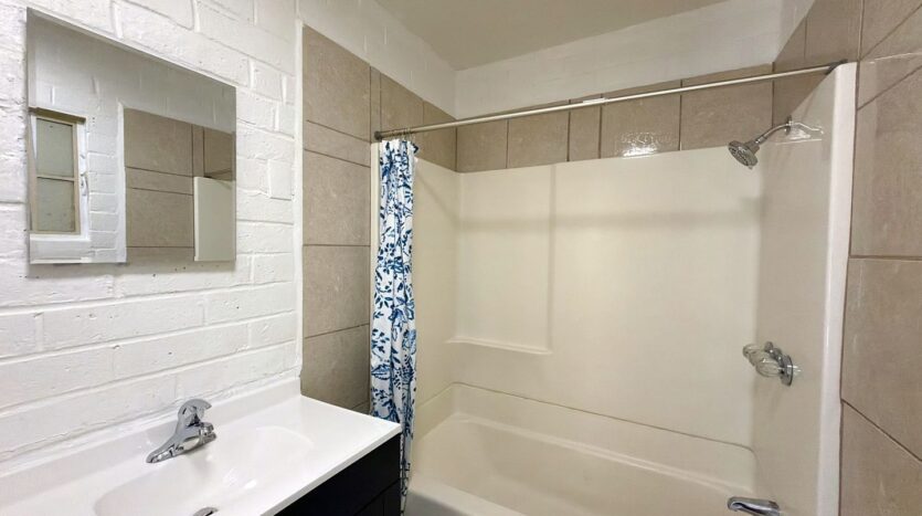 73760 Rancho Rd - Unit 02 - Palm Desert - California - 2 bed, 1 bath rental property