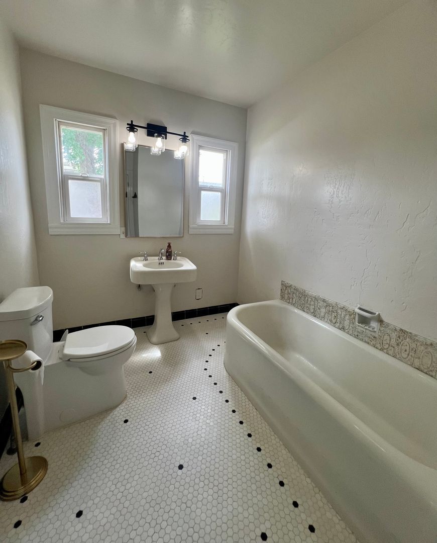 790 E. San Joaquin Ave.  - Tulare - California - 3 bed, 2 bath rental property