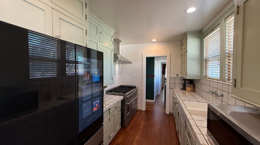 790 E. San Joaquin Ave.  - Tulare - California - 3 bed, 2 bath rental property