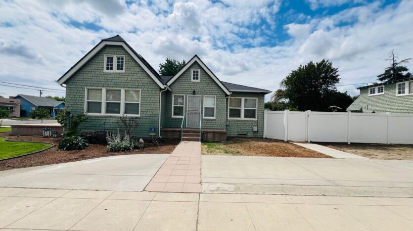 790 E. San Joaquin Ave.  - Tulare - California - 3 bed, 2 bath rental property