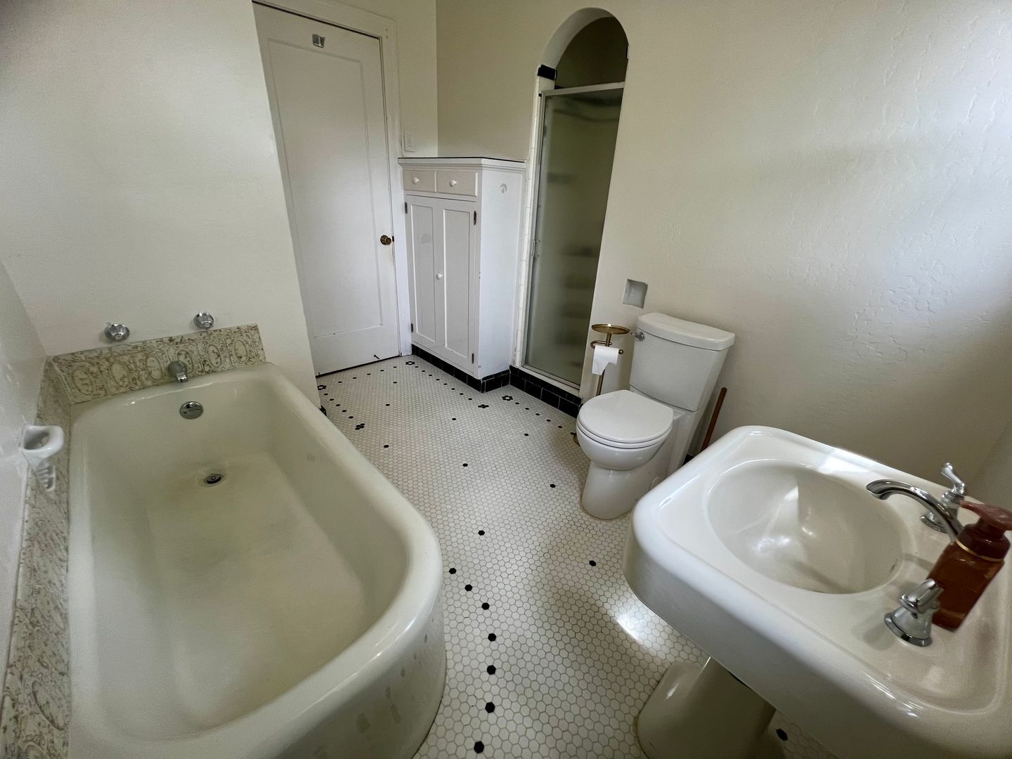790 E. San Joaquin Ave.  - Tulare - California - 3 bed, 2 bath rental property