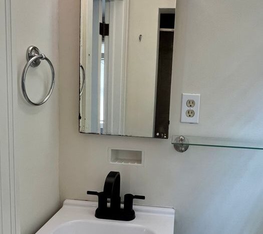 790 E. San Joaquin Ave.  - Tulare - California - 3 bed, 2 bath rental property