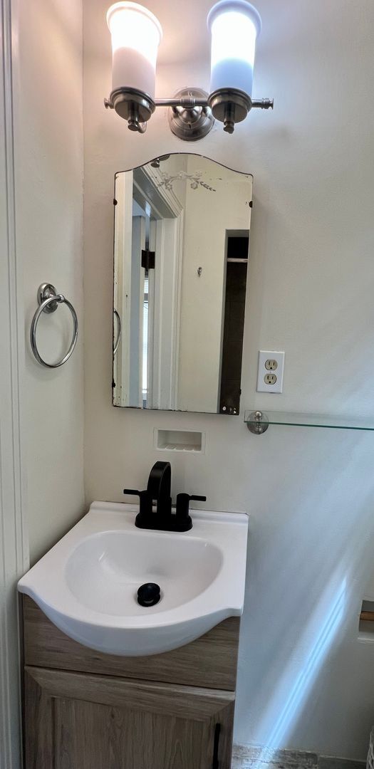 790 E. San Joaquin Ave.  - Tulare - California - 3 bed, 2 bath rental property