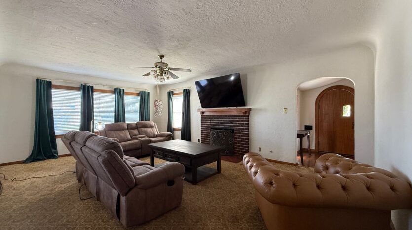 790 E. San Joaquin Ave.  - Tulare - California - 3 bed, 2 bath rental property