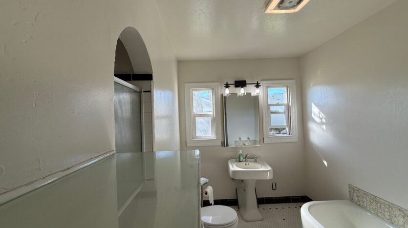 790 E. San Joaquin Ave.  - Tulare - California - 3 bed, 2 bath rental property