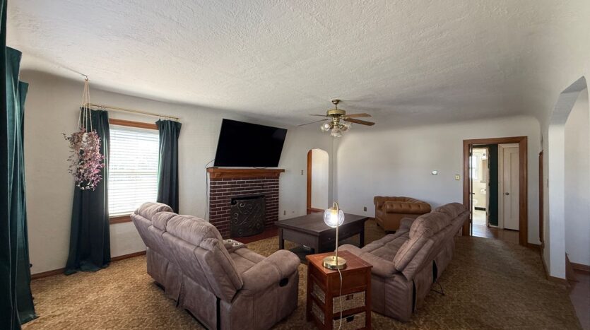 790 E. San Joaquin Ave.  - Tulare - California - 3 bed, 2 bath rental property