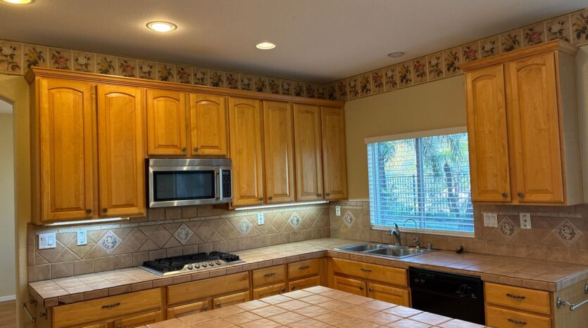 875 Shepard Crest Dr - Corona - California - 4 bed, 3 bath rental property