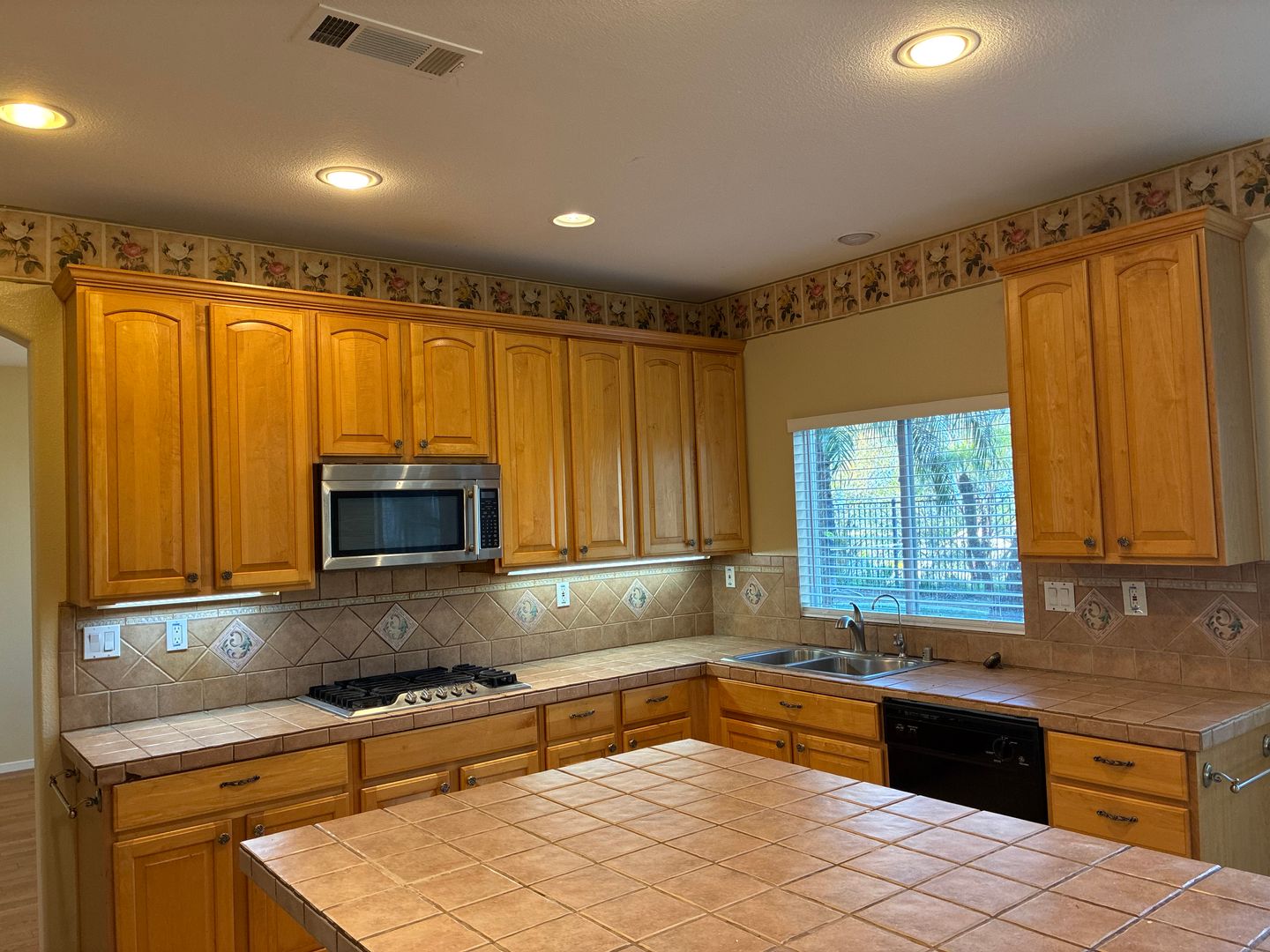 875 Shepard Crest Dr - Corona - California - 4 bed, 3 bath rental property