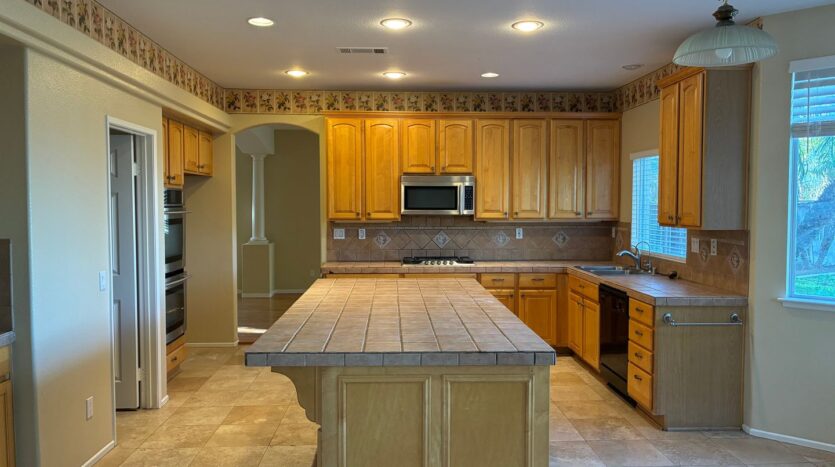 875 Shepard Crest Dr - Corona - California - 4 bed, 3 bath rental property