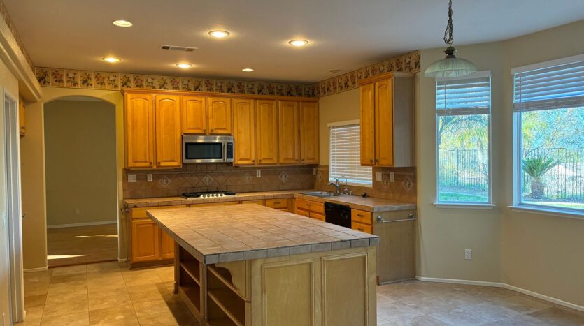 875 Shepard Crest Dr - Corona - California - 4 bed, 3 bath rental property