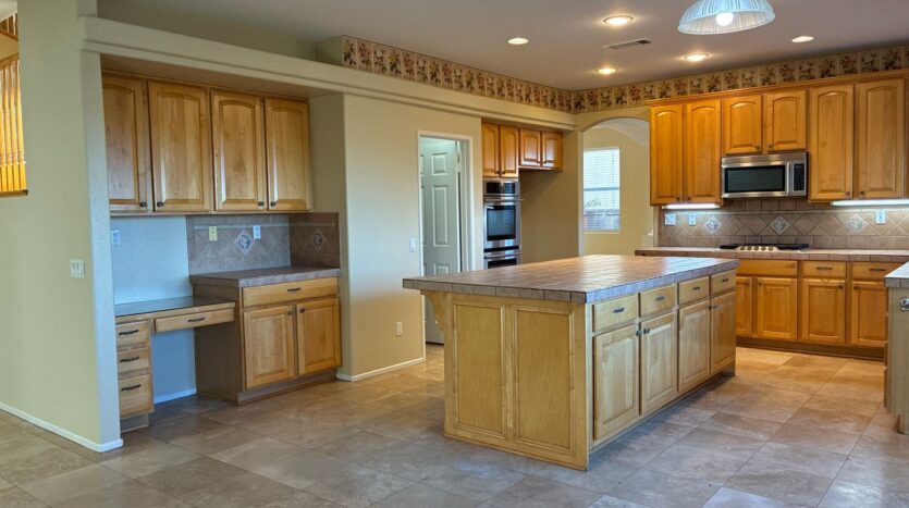 875 Shepard Crest Dr - Corona - California - 4 bed, 3 bath rental property