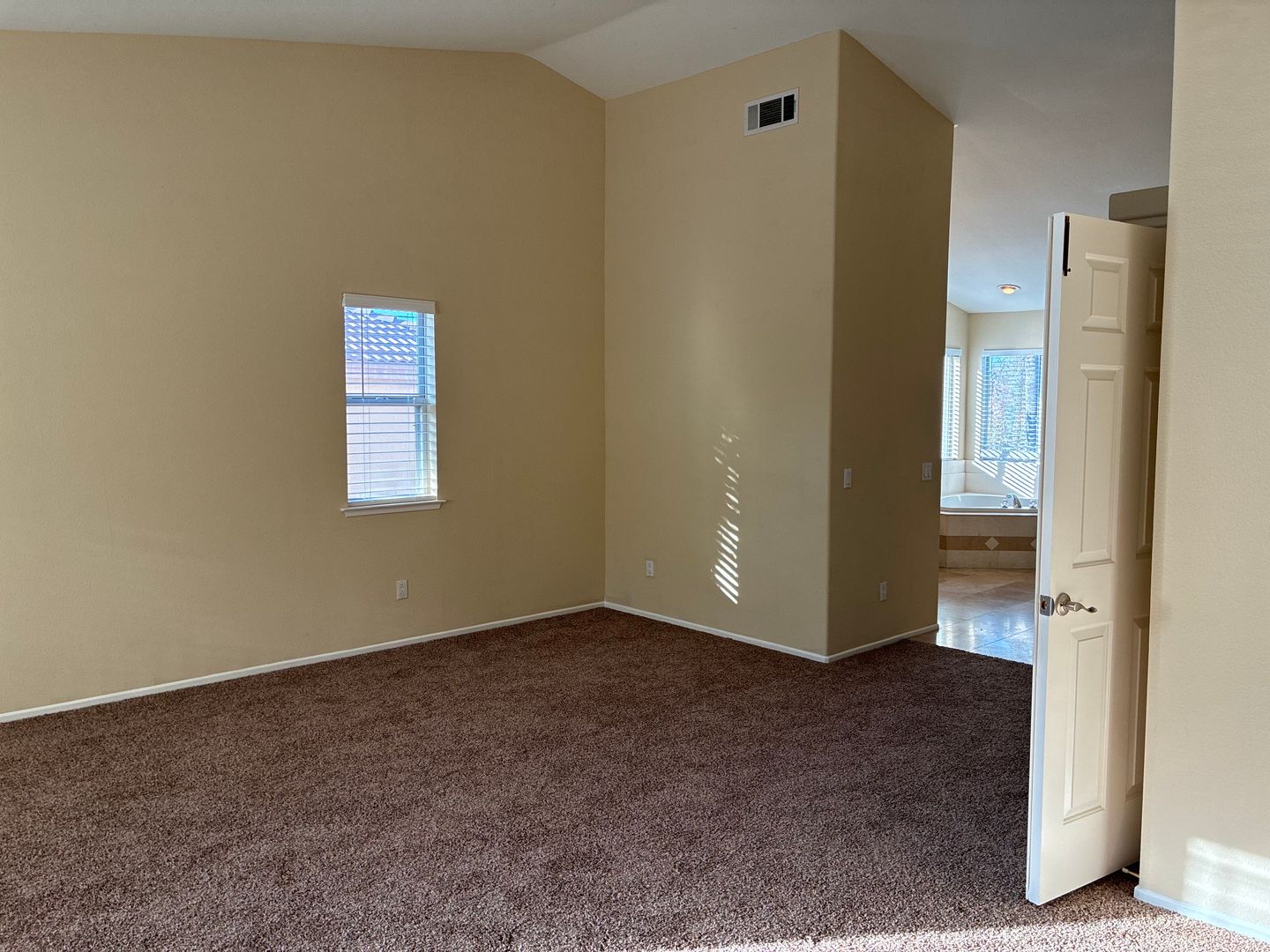 875 Shepard Crest Dr - Corona - California - 4 bed, 3 bath rental property