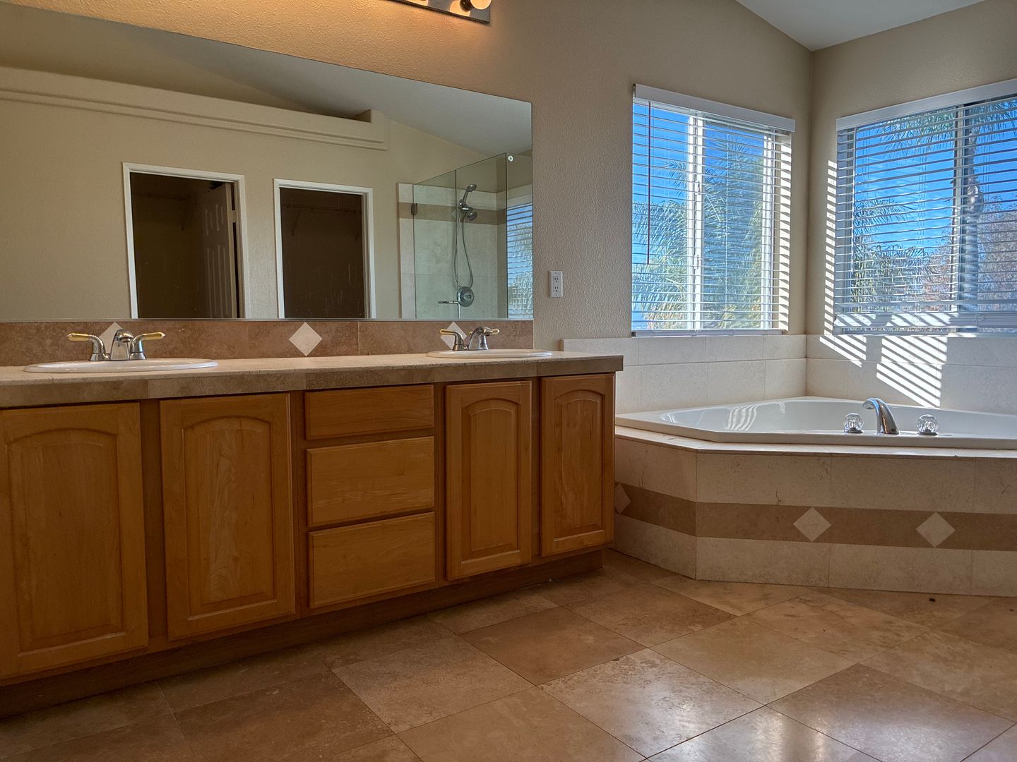 875 Shepard Crest Dr - Corona - California - 4 bed, 3 bath rental property