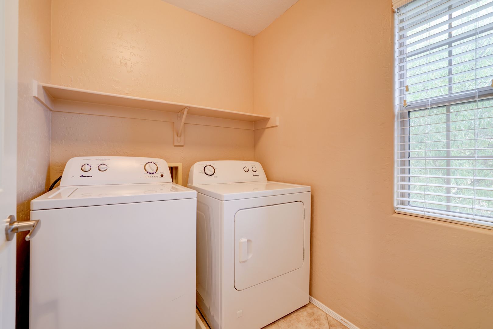 8919 Lanta Island Ave - Las Vegas - Nevada - 3 bed, 2.5 bath rental property