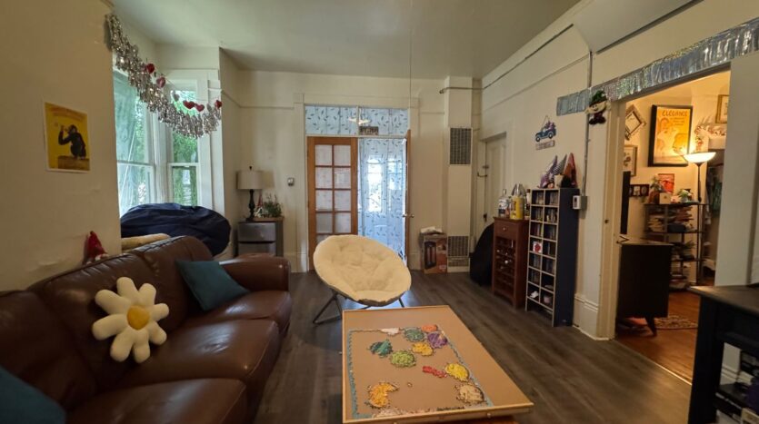 920 N. Garden St. - # 1 - Bellingham - Washington - 3 bed, 1 bath rental property