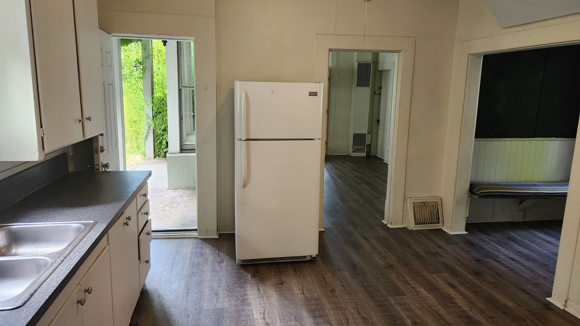 920 N. Garden St. - # 1 - Bellingham - Washington - 3 bed, 1 bath rental property