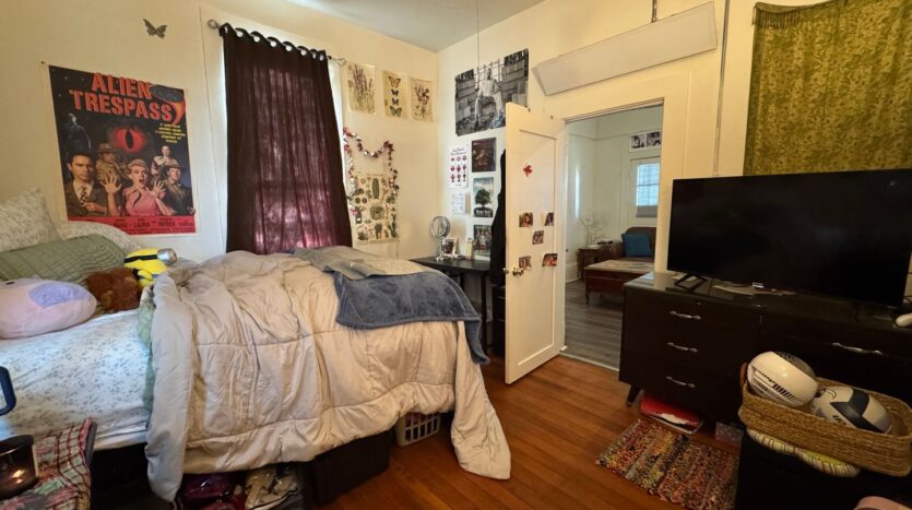 920 N. Garden St. - # 1 - Bellingham - Washington - 3 bed, 1 bath rental property