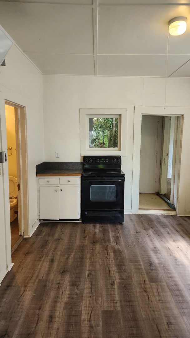 920 N. Garden St. - # 1 - Bellingham - Washington - 3 bed, 1 bath rental property