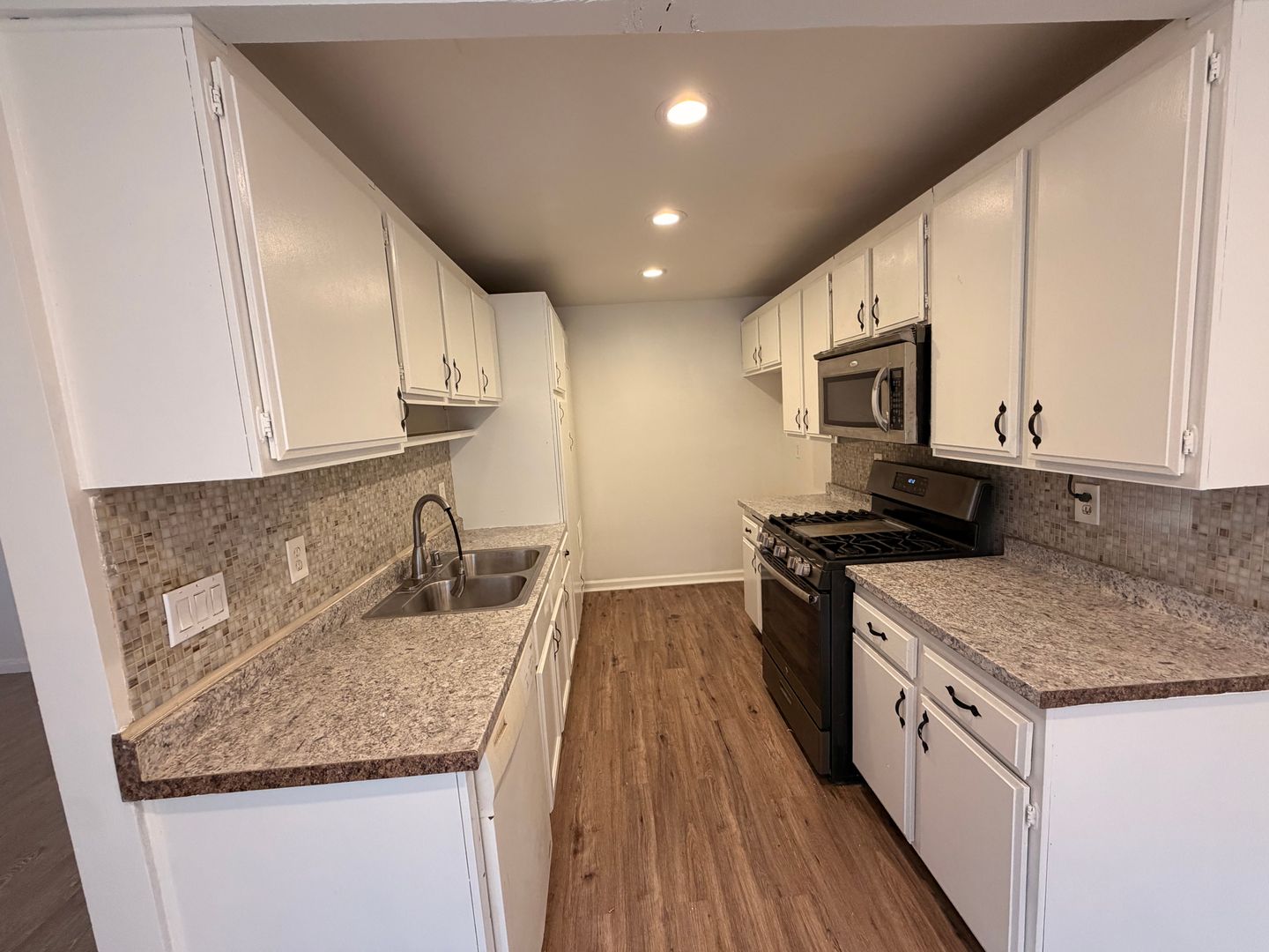 920 W Del Amo Blvd #7 - Torrance - California - 2 bed, 2 bath rental property
