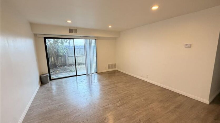 920 W Del Amo Blvd #7 - Torrance - California - 2 bed, 2 bath rental property