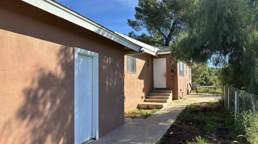9530 Calimesa Blvd - Calimesa - California - 5 bed, 2 bath rental property