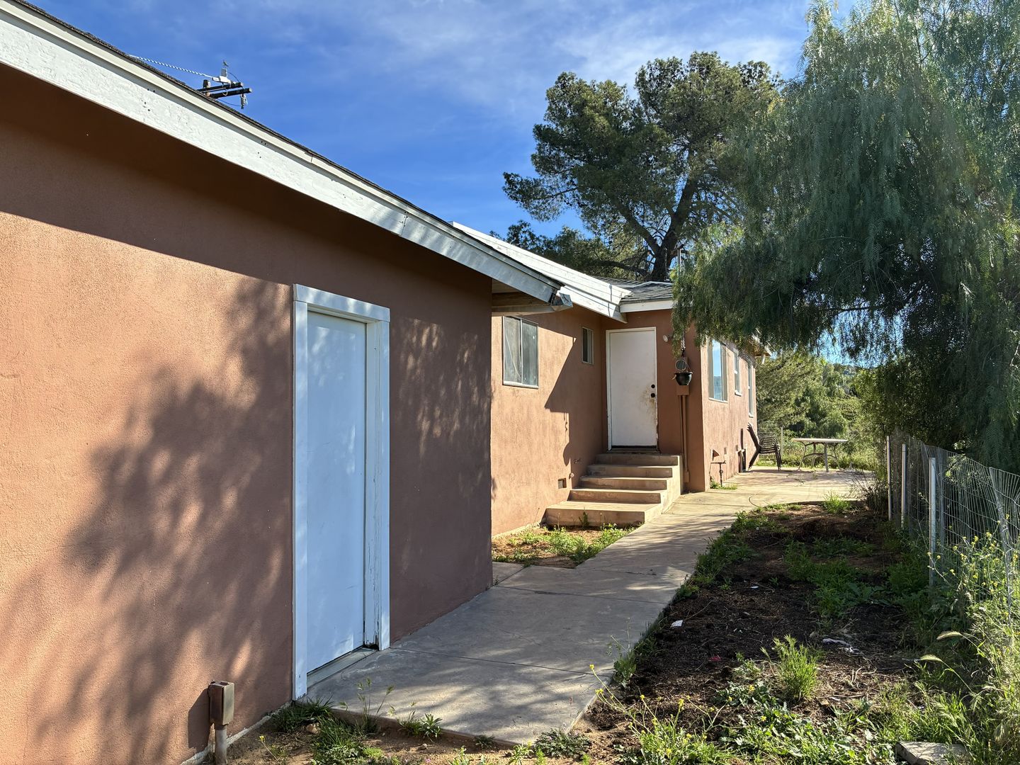 9530 Calimesa Blvd - Calimesa - California - 5 bed, 2 bath rental property