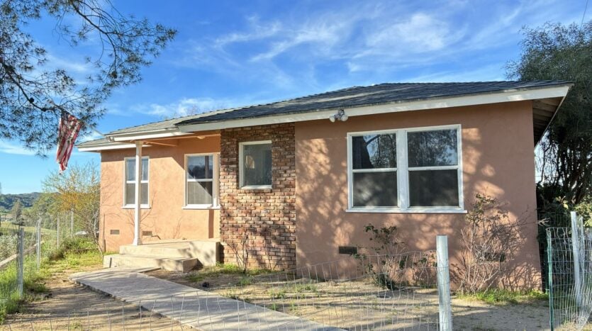 9530 Calimesa Blvd - Calimesa - California - 5 bed, 2 bath rental property