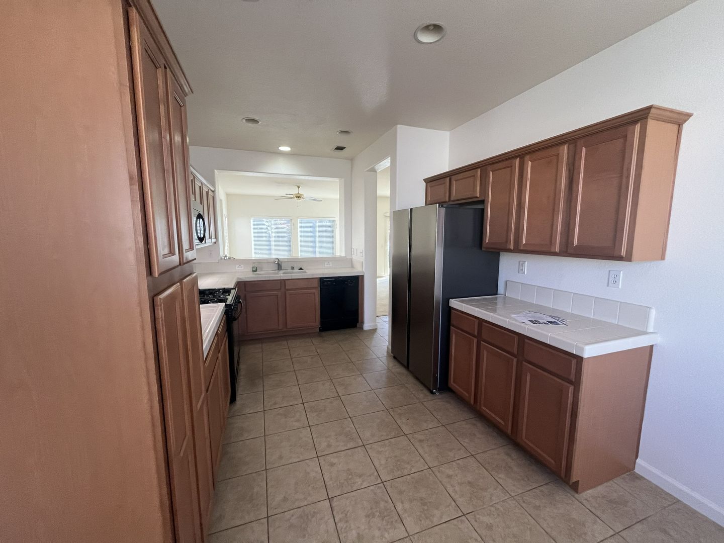 9977 Firethorn Way - Elk Grove - California - 3 bed, 2 bath rental property