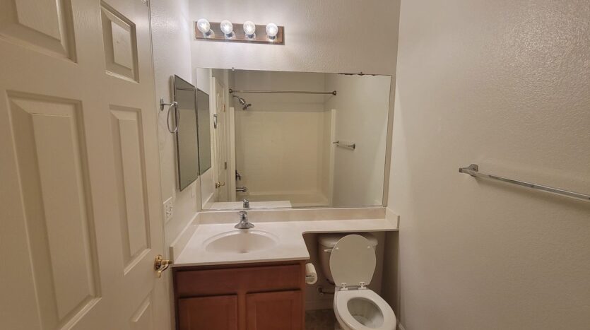 9977 Firethorn Way - Elk Grove - California - 3 bed, 2 bath rental property