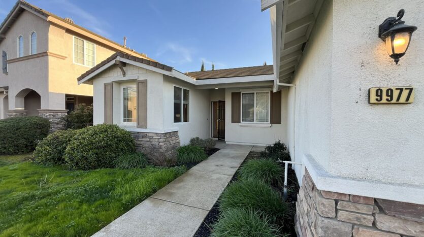 9977 Firethorn Way - Elk Grove - California - 3 bed, 2 bath rental property