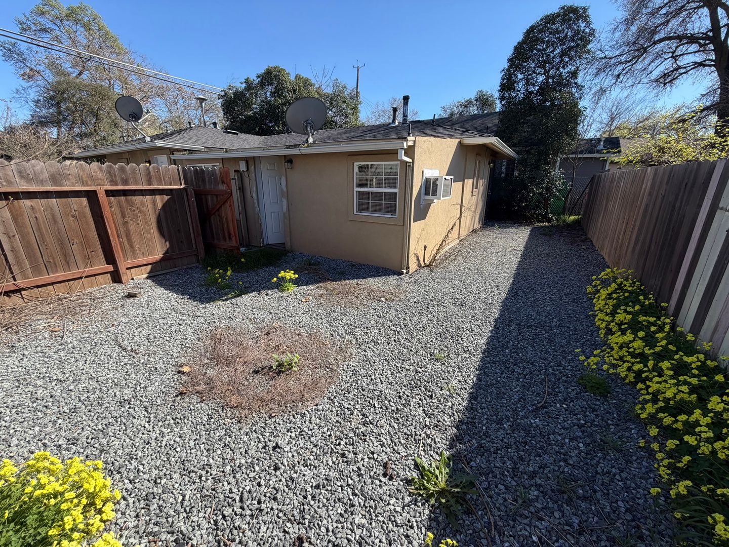 1044 Los Robles Blvd  - Sacramento - California - 1 bed, 1 bath rental property