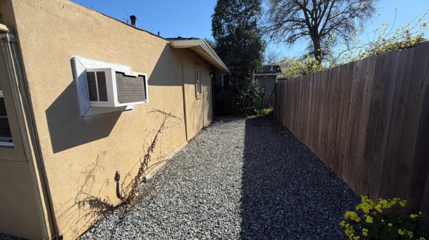 1044 Los Robles Blvd  - Sacramento - California - 1 bed, 1 bath rental property
