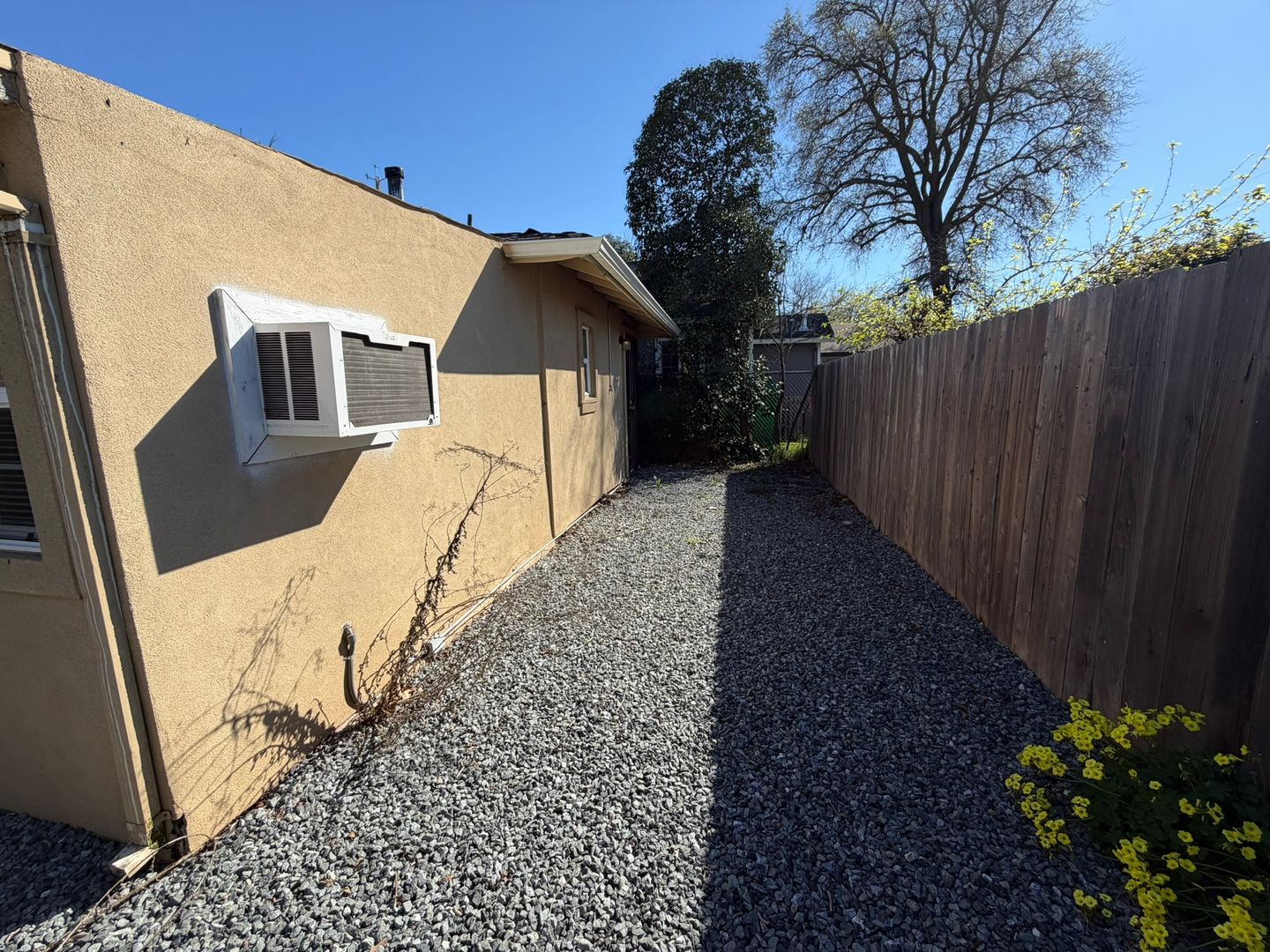 1044 Los Robles Blvd  - Sacramento - California - 1 bed, 1 bath rental property
