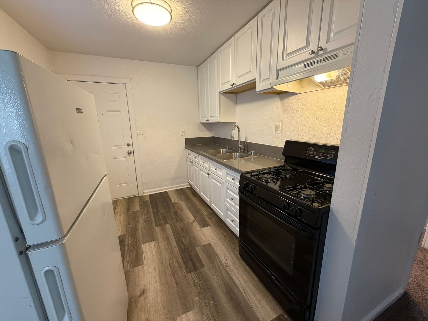 1044 Los Robles Blvd  - Sacramento - California - 1 bed, 1 bath rental property