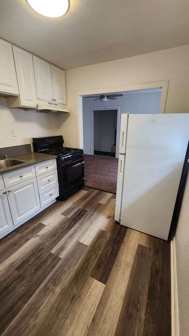 1044 Los Robles Blvd  - Sacramento - California - 1 bed, 1 bath rental property