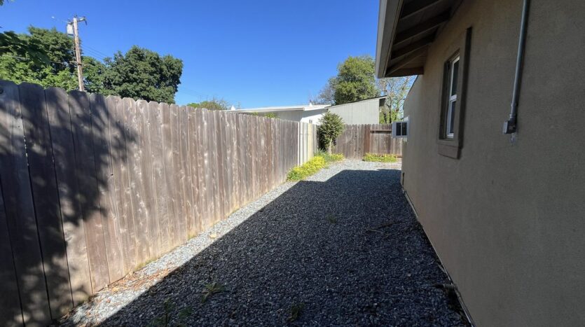 1044 Los Robles Blvd  UNIT B  - Sacramento - California - 1 bed, 1 bath rental property