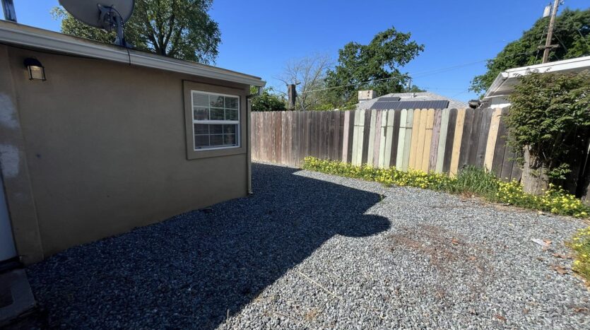 1044 Los Robles Blvd  UNIT B  - Sacramento - California - 1 bed, 1 bath rental property