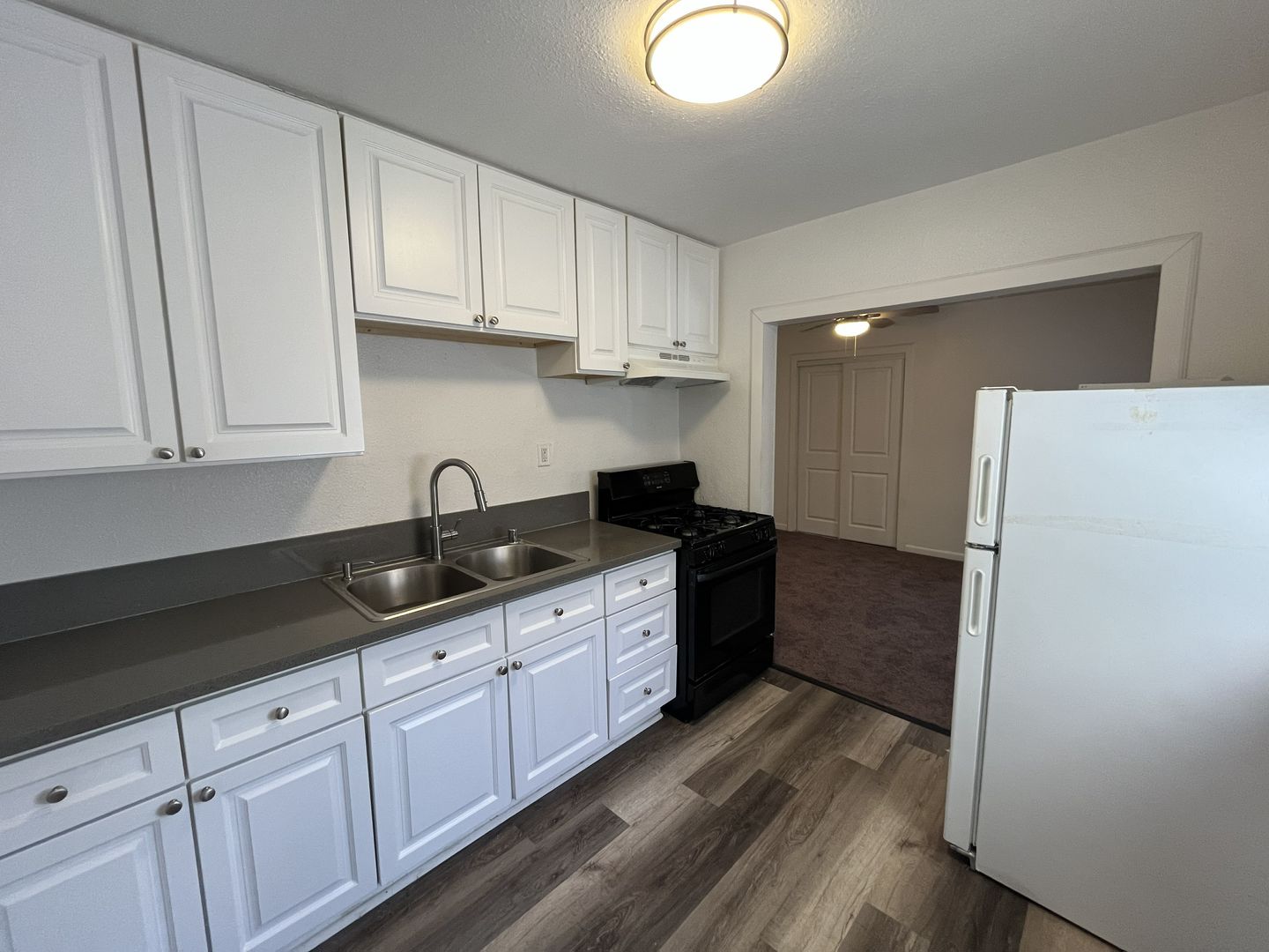 1044 Los Robles Blvd  UNIT B  - Sacramento - California - 1 bed, 1 bath rental property