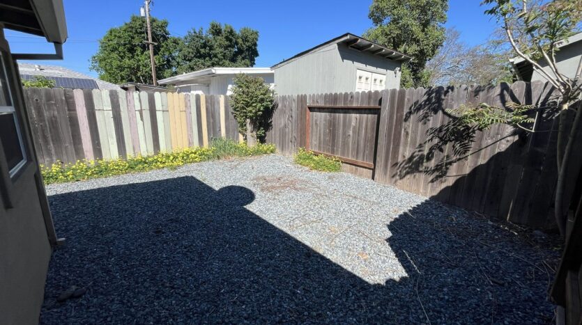 1044 Los Robles Blvd  UNIT B  - Sacramento - California - 1 bed, 1 bath rental property