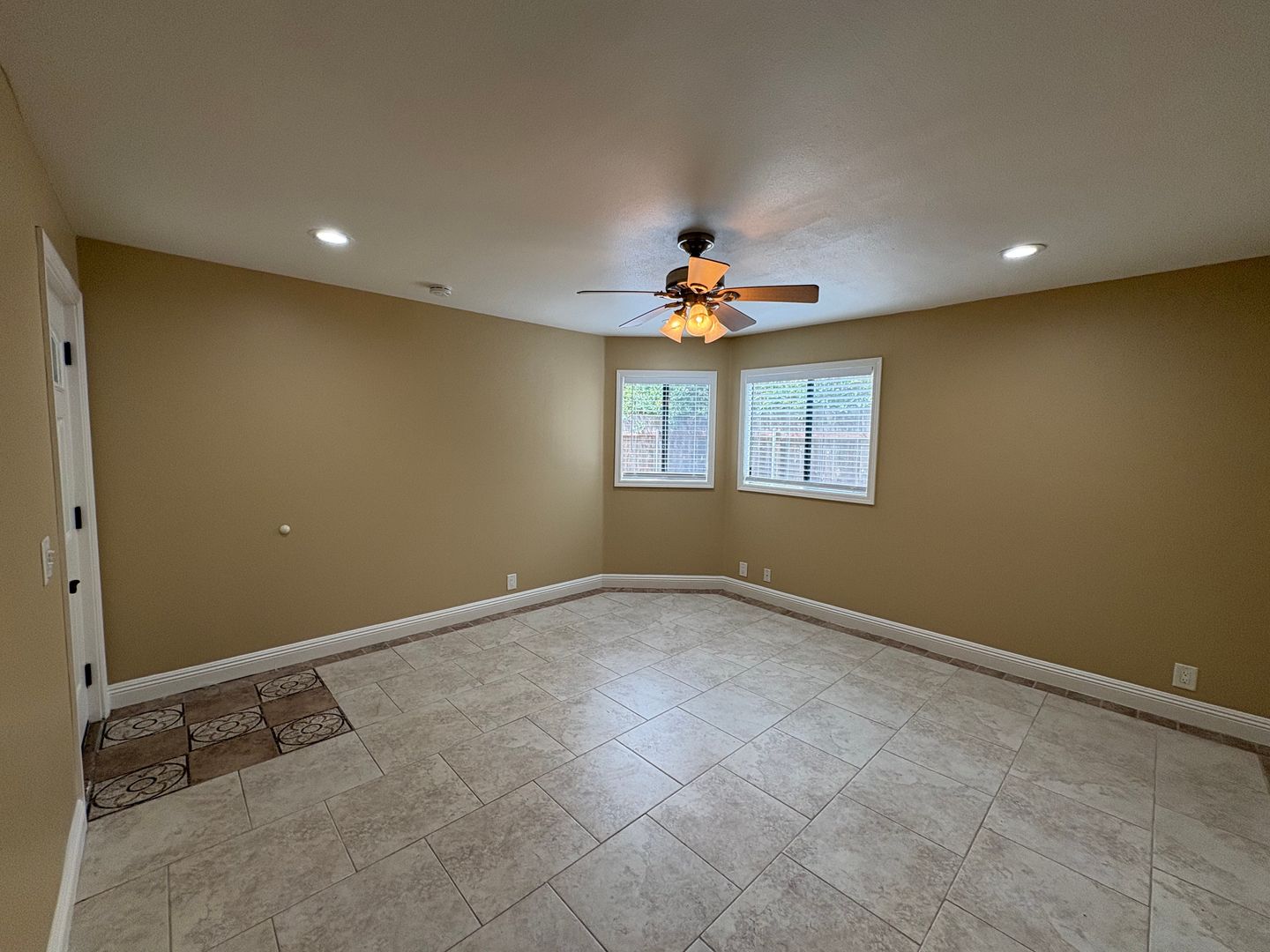 1075 N Vulcan Ave - Encinitas - California - 1 bed, 1 bath rental property