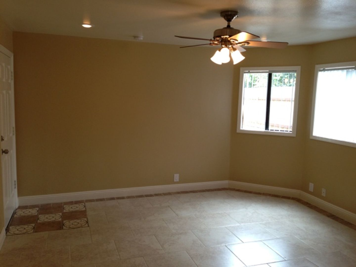 1075 N Vulcan Ave - Encinitas - California - 1 bed, 1 bath rental property