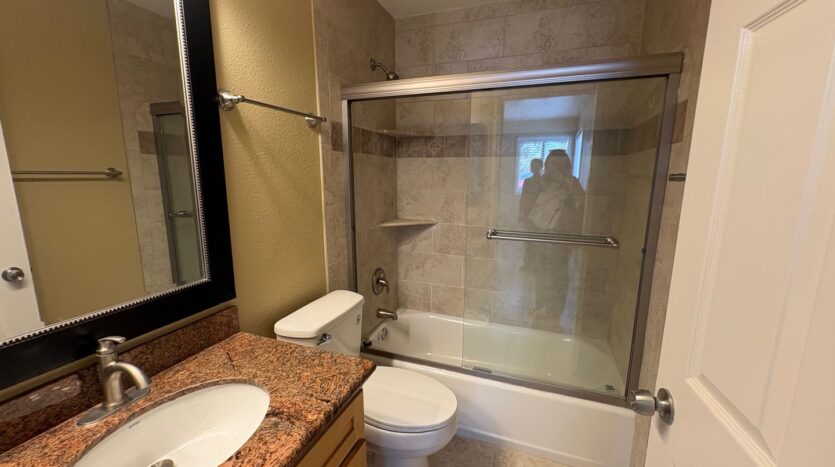 1075 N Vulcan Ave - Encinitas - California - 1 bed, 1 bath rental property