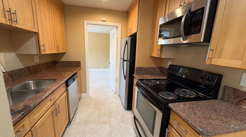 1075 N Vulcan Ave - Encinitas - California - 1 bed, 1 bath rental property