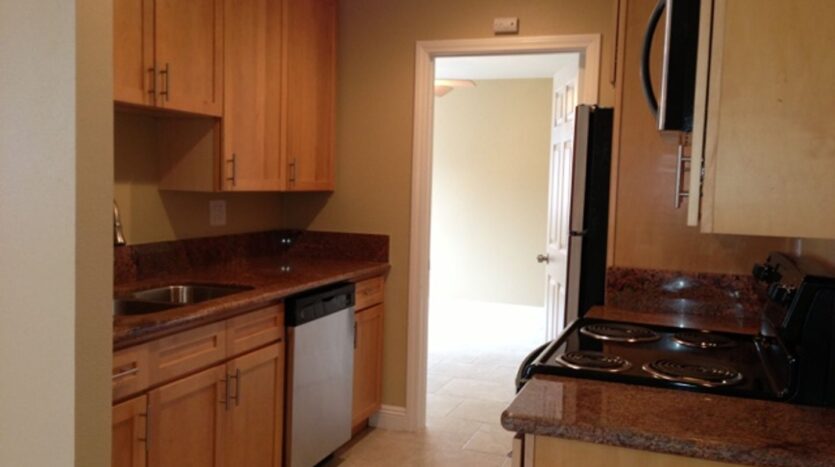 1075 N Vulcan Ave - Encinitas - California - 1 bed, 1 bath rental property