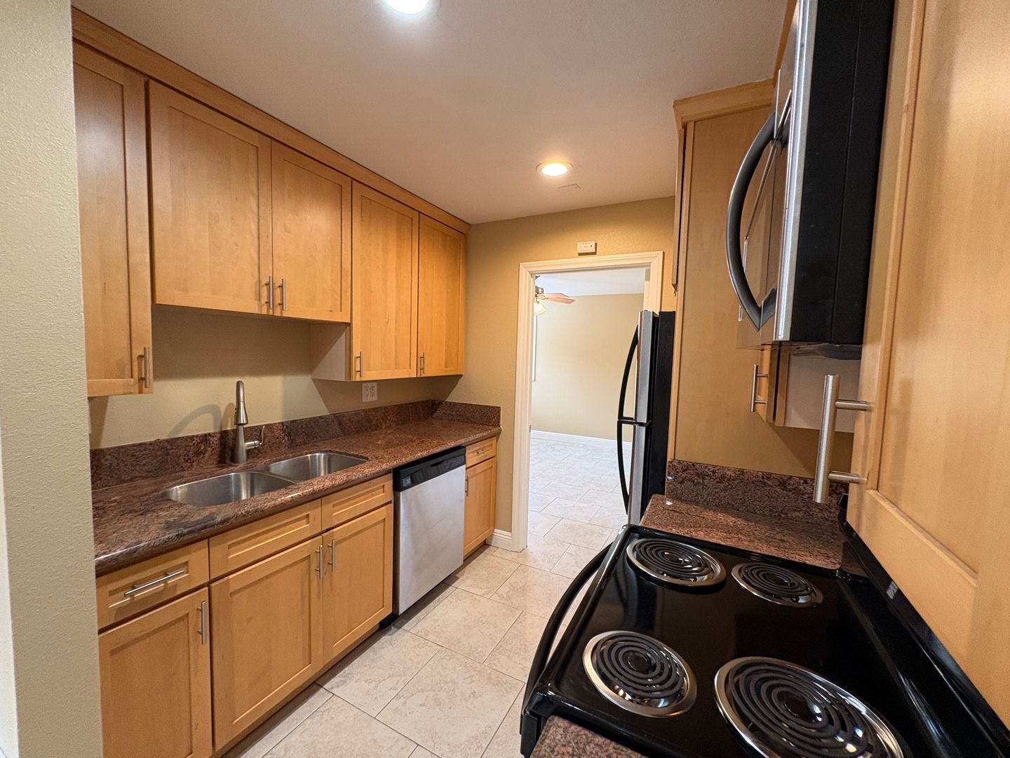1075 N Vulcan Ave - Encinitas - California - 1 bed, 1 bath rental property