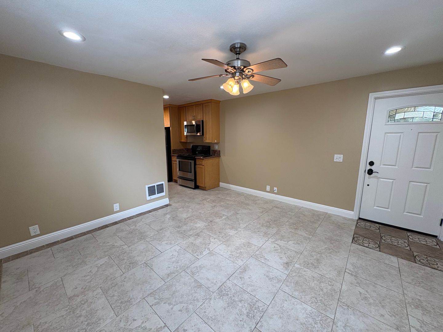 1075 N Vulcan Ave - Encinitas - California - 1 bed, 1 bath rental property