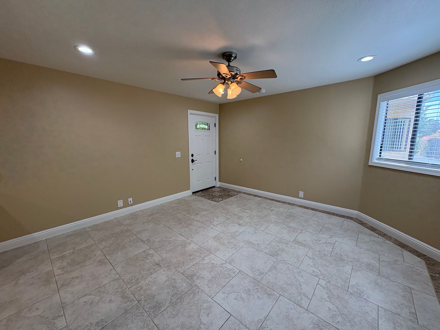 1075 N Vulcan Ave - Encinitas - California - 1 bed, 1 bath rental property