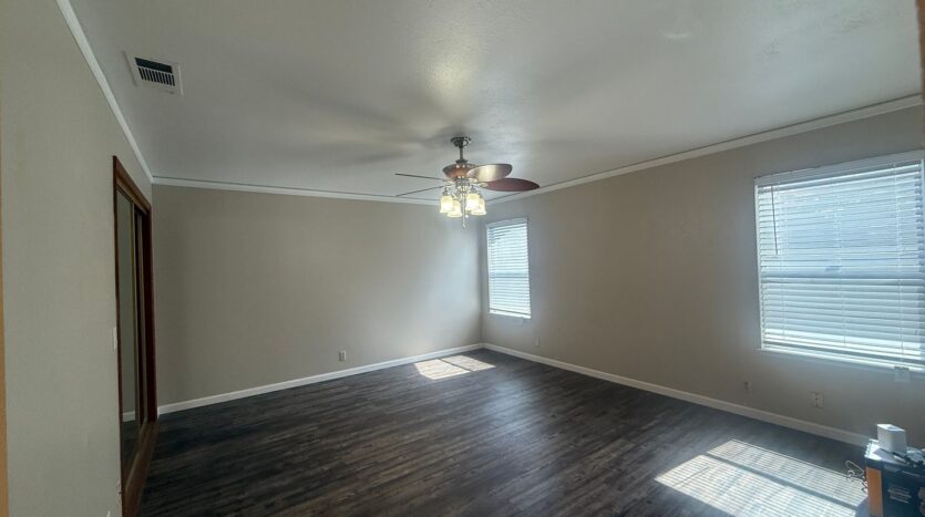 1105 S Jeffrey Ct. - Visalia - California - 3 bed, 2 bath rental property