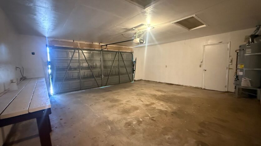 1105 S Jeffrey Ct. - Visalia - California - 3 bed, 2 bath rental property