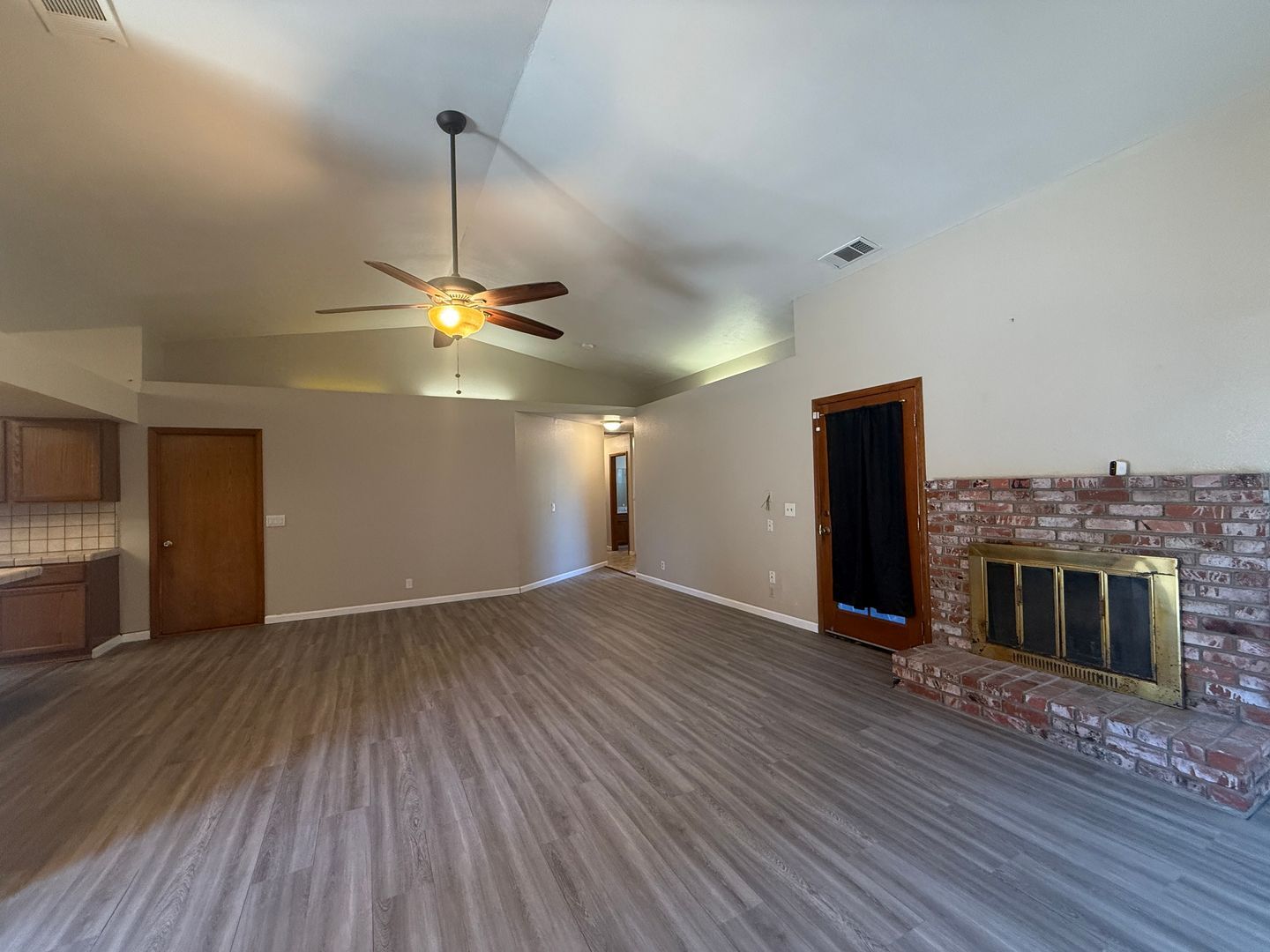 1105 S Jeffrey Ct. - Visalia - California - 3 bed, 2 bath rental property